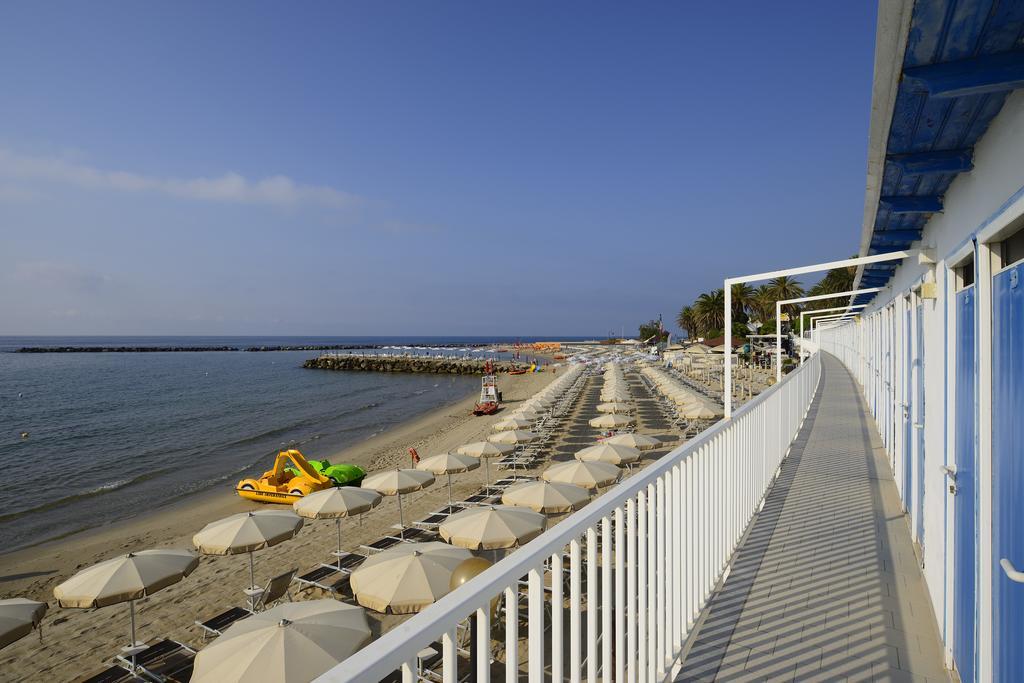 รอยัลโฮเต็ลซานเรโม Hotel ภายนอก รูปภาพ The beach of Port-la-Nouvelle