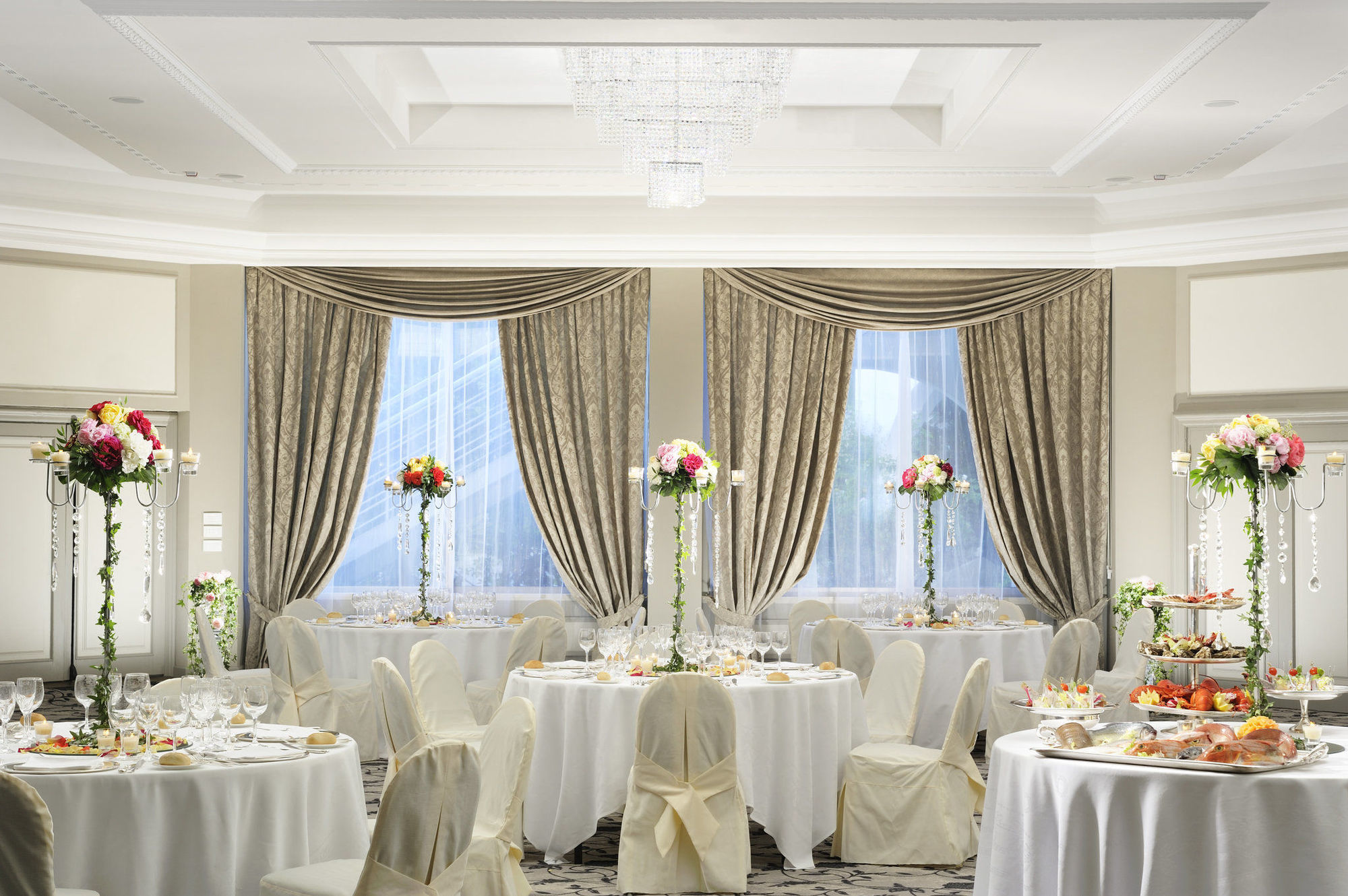 รอยัลโฮเต็ลซานเรโม Hotel ร้านอาหาร รูปภาพ The ballroom at the hotel