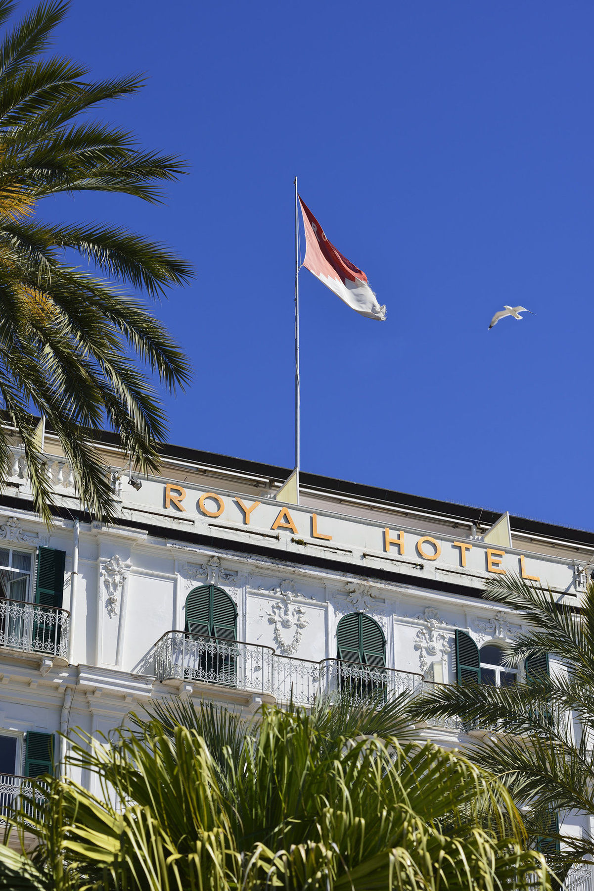 รอยัลโฮเต็ลซานเรโม Hotel ภายนอก รูปภาพ Royal Hotel