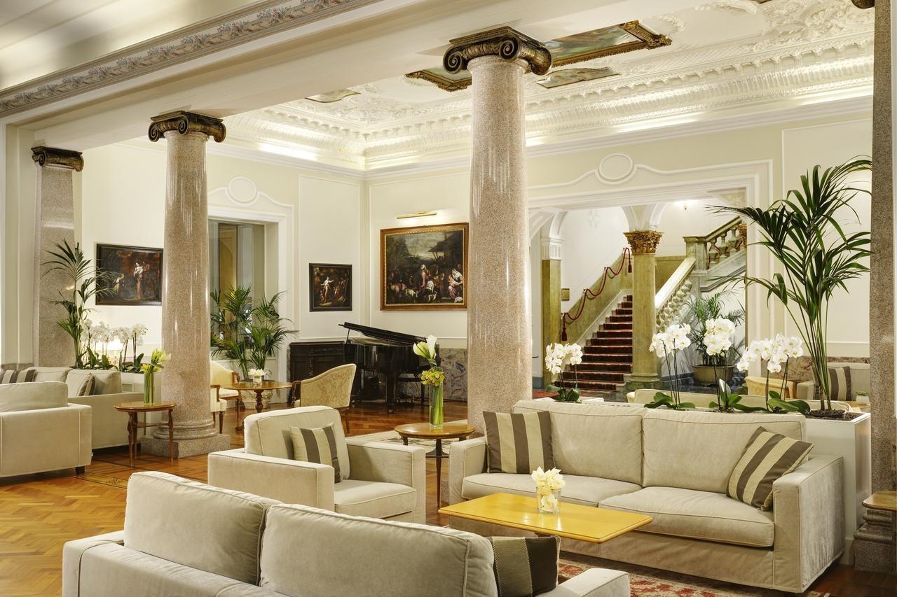 รอยัลโฮเต็ลซานเรโม Hotel ภายนอก รูปภาพ The lobby